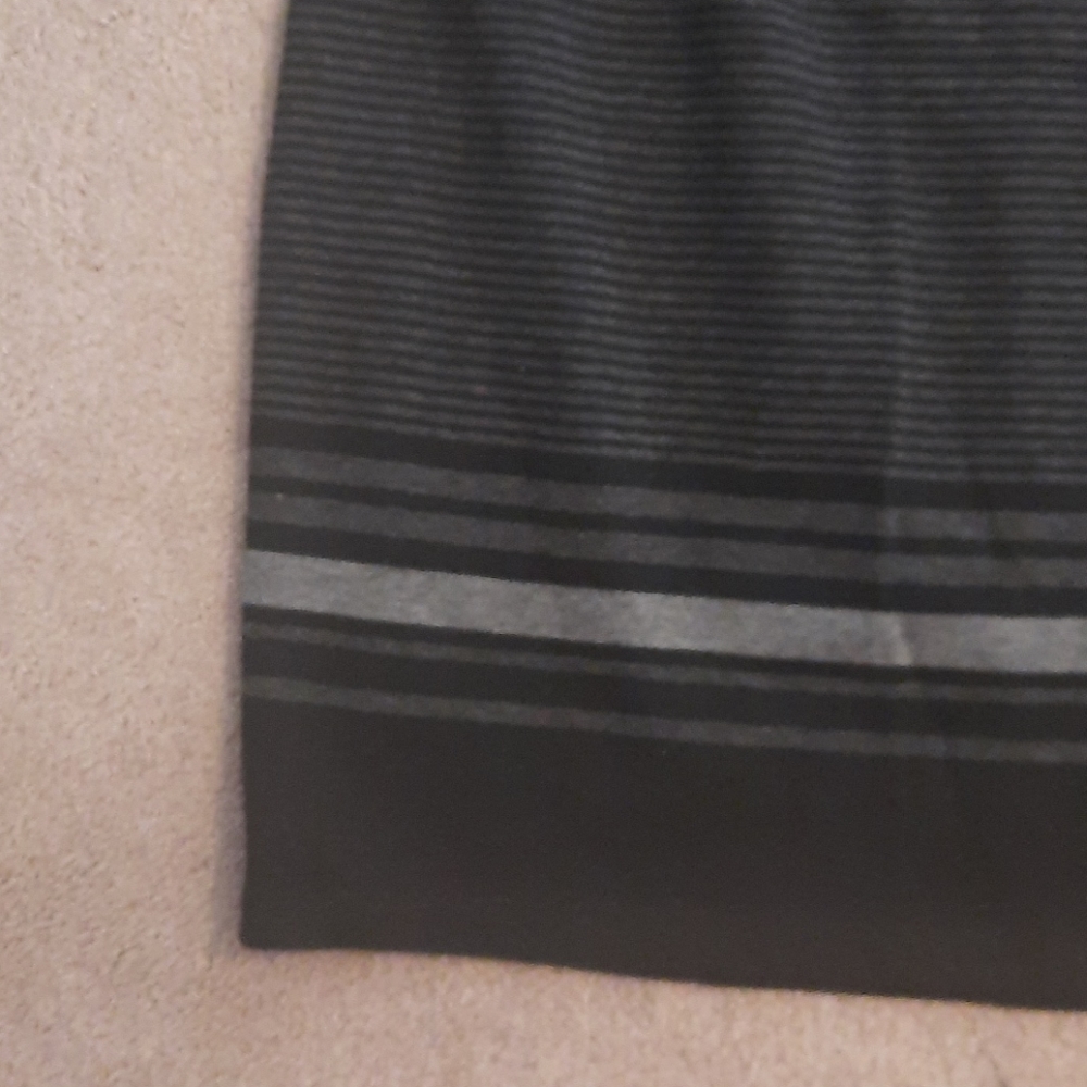 Skirt‎ - Picture 2 of 4